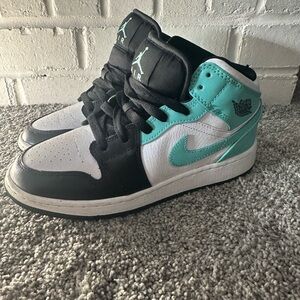 Jordan Kids Sneakers - Black and Teal